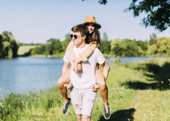 Che weekend si prospetta? Le stelle cosa dicono al riguardo? Si andrà a passare in bel weekend romantico, oppure all’insegna della pigrizia?