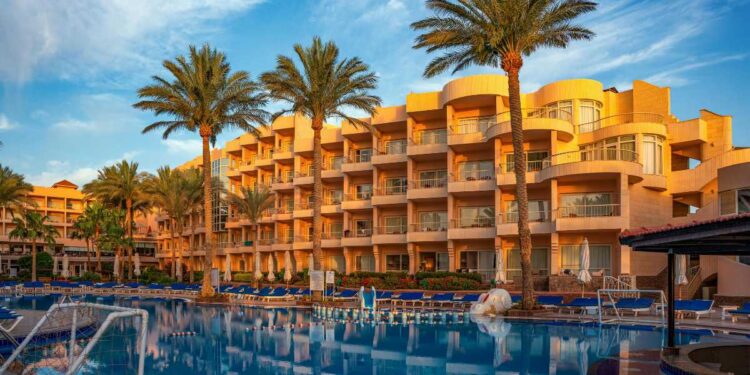 Vacanze in hotel e B&B, ecco la classifica delle città più care