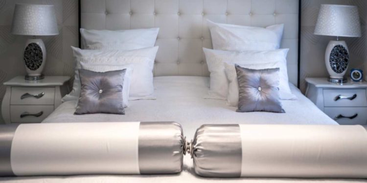 Meglio dormire in una casa o in hotel quando si viaggia?