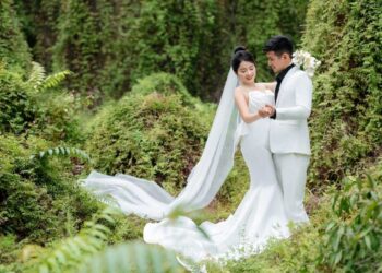 Come posso contattare fotografi matrimoniali in Puglia che offrono sessioni di prova?